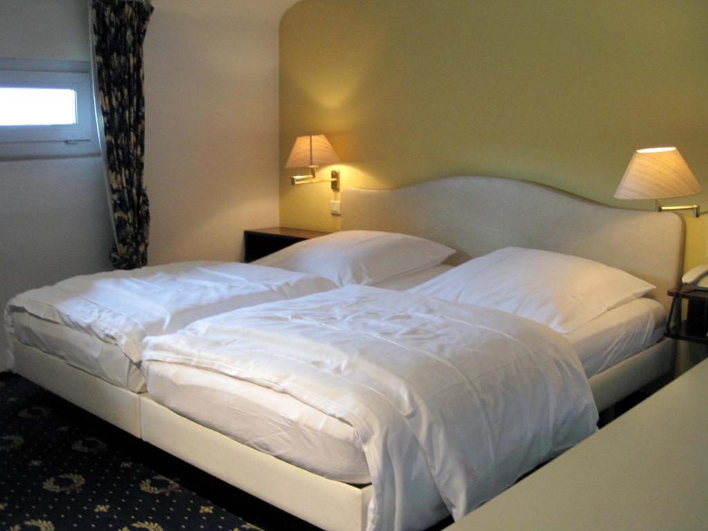 Haus Litzbruck Hotel Dusseldorf Bilik gambar